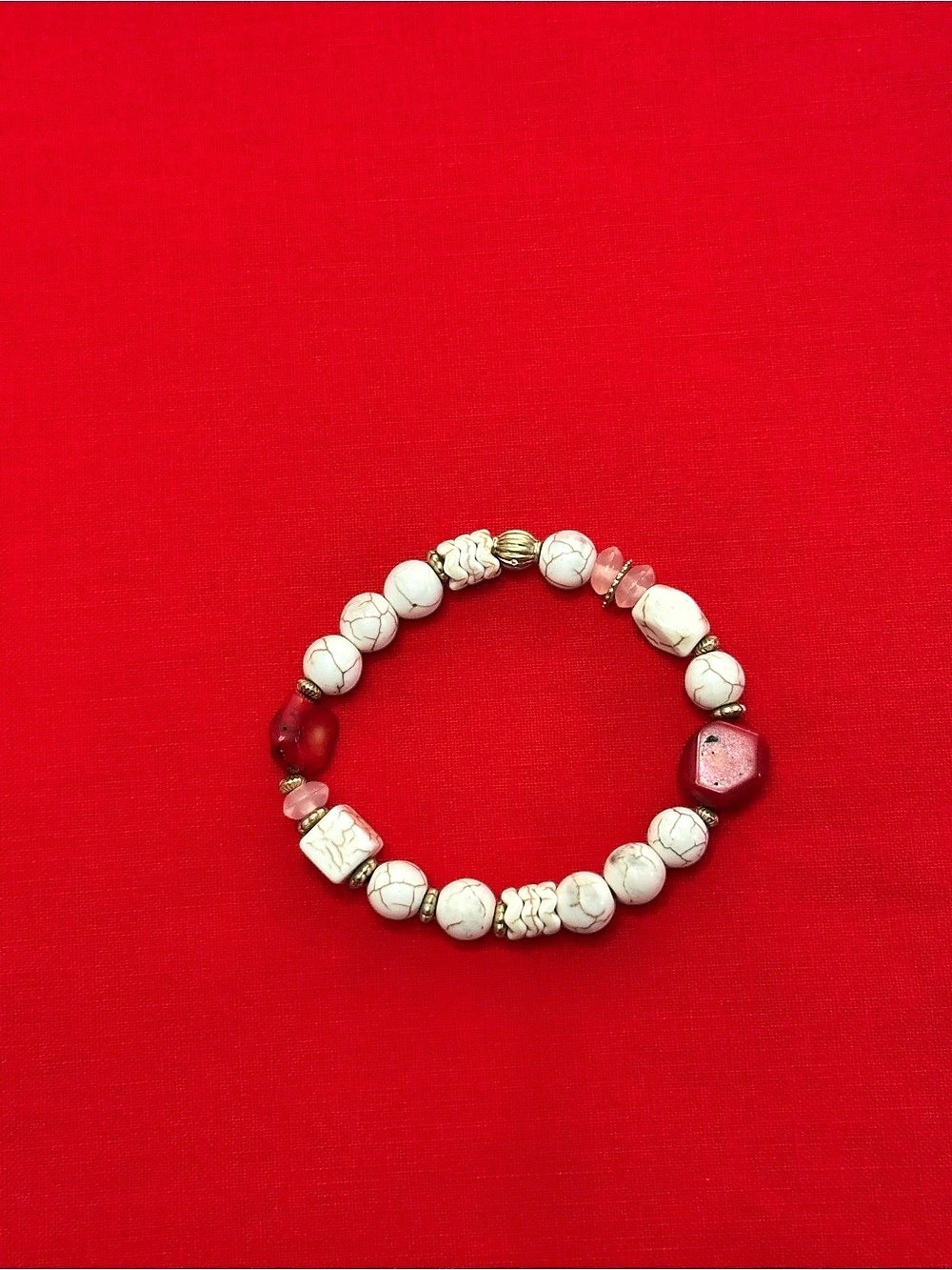 Chico’s Beaded Stretch Bracelet in White & Red. Like New